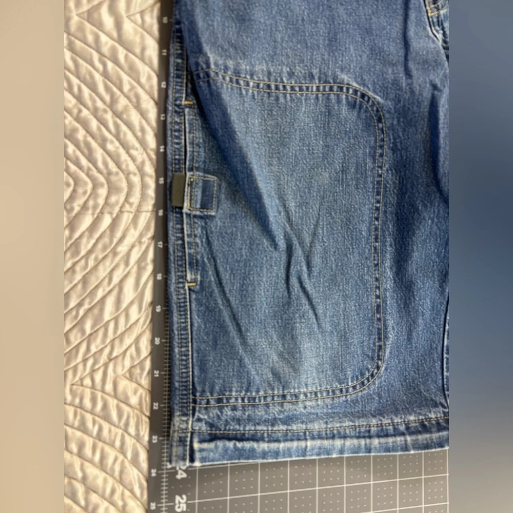 Levis reposhing this